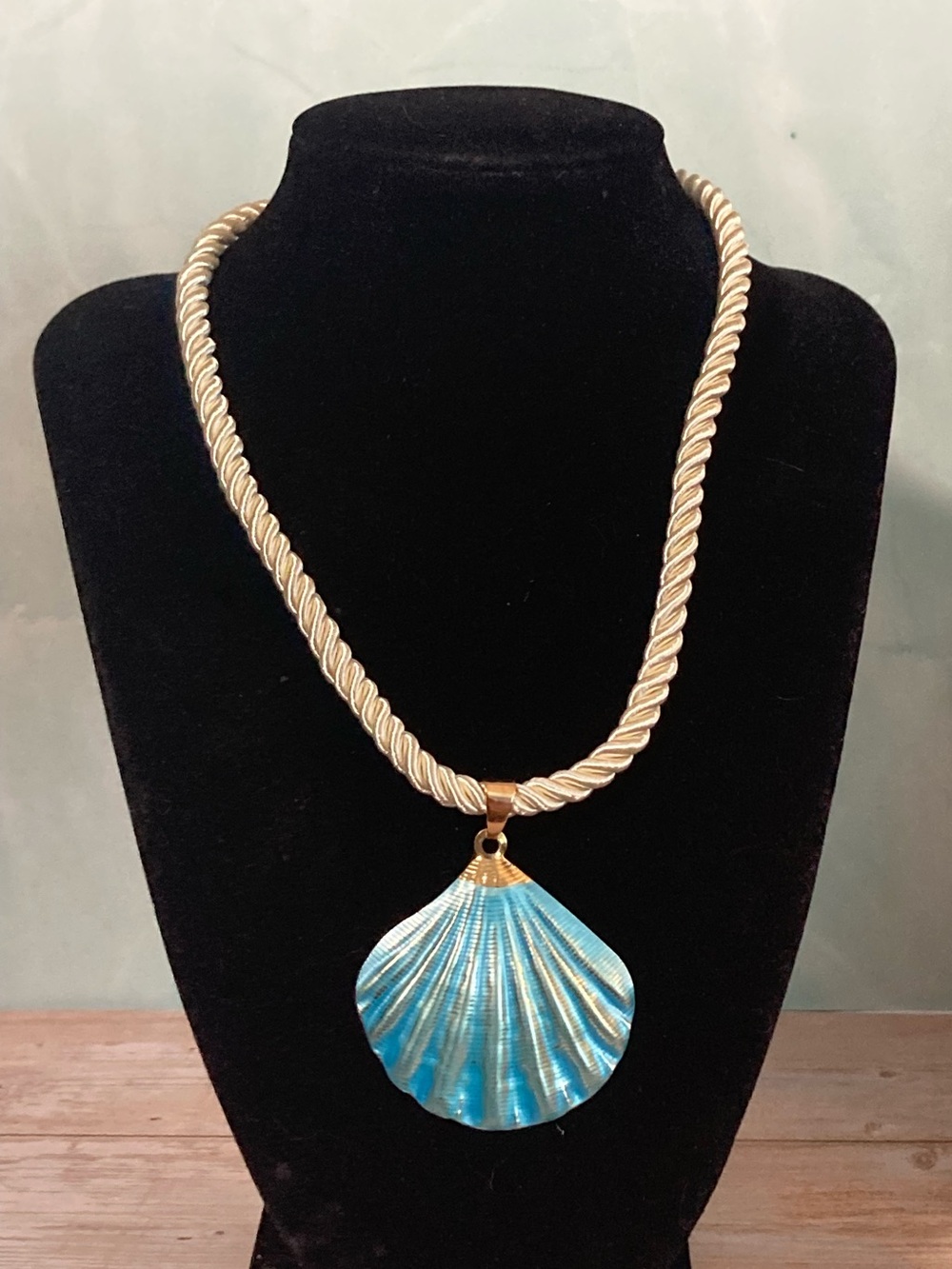 Blue Shell Rope Necklace